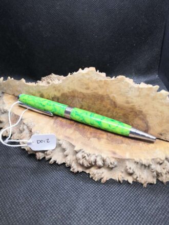 Green mottled resin D012