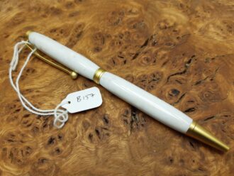 White Granite effect Corian Pen B157
